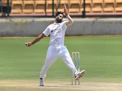 IND vs WI Mukesh Kumar : முழங்காலில் தண்ணீர் தேக்கம்.. முடங்கிய கிரிக்கெட் வாழ்க்கை.. மீண்ட முகேஷ் குமாரின் கதை..!
