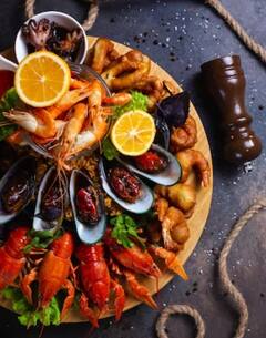 ਬਰਸਾਤ ਦੇ ਮੌਸਮ 'ਚ ਇਨ੍ਹਾਂ ਖਾਣ-ਪੀਣ ਵਾਲੀਆਂ ਚੀਜ਼ਾਂ ਤੋਂ ਰੱਖੋ ਦੂਰੀ...ਨਹੀਂ ਤਾਂ ਹੋ ਜਾਵੇਗਾ ਵੱਡਾ ਨੁਕਸਾਨ