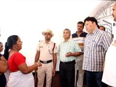 DRM की पत्नी को चप्पल उतारने के लिए कहा तो वार्ड बॉय के उतरवाए कपड़े, जानें- पूरा मामला