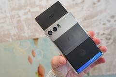 जगातील पहिला Resizable Phone, गरजेनुसार बदलेलं स्क्रीनचा आकार