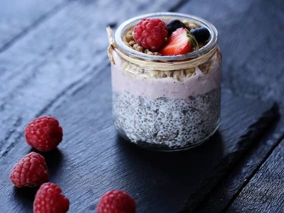 Chia Seeds With Berry: चिया सीड्स से बनाएं ये खट्टे-मीठे स्मूदी, गर्मी के लिए बेस्ट है यह रेसिपी