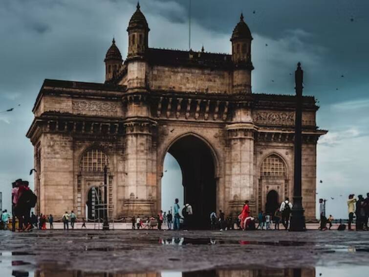 Monsoon will enter Mumbai in the next 48 hours according to the Meteorological Department Monsoon : मान्सून मुंबईच्या वेशीवर दाखल, मोसमी वारे अलिबागपर्यंत सक्रिय; भारतीय हवामान विभागाची घोषणा