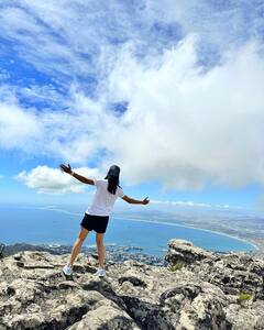 కుంగ్‌ఫూ ఫోజిచ్చిన క్రికెట్ భామ - ఎవరో తెలుసా?