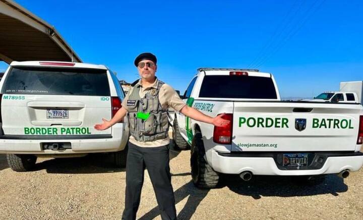 নিজের তৈরি দেশের নাম Randy রেখেছেন, ‘দ্য ইউনাইটেড টেরিটোরিজ অফ দ্য সভারেঁ নেশন অফ দ্য পিপলস রিপাবলিক অফ স্লোজ্যামাস্তান’। ২০২১ সালের ২ ডিসেম্বর দুপুর ১২টা বেজে ২৬ মিনিটে আমেরিকার হাত থেকে স্বাধীনতা ঘোষণা করে স্লোজ্যামাস্তান।