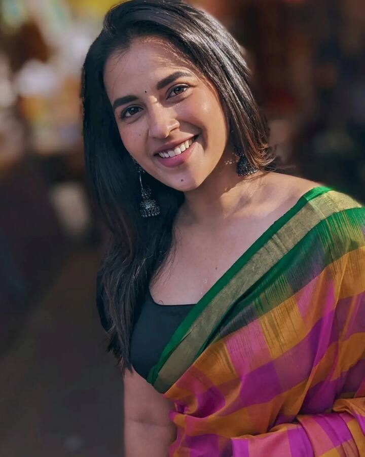 ప్రస్తుతం ‘శశివదనే’ అనే సినిమాలో నటిస్తున్నారు.