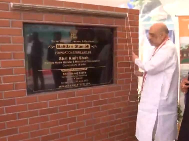Union Minister Amit Shah Lays Foundation Stone For Balidaan Stambh Remember Martyrs In Srinagar Lal Chowk Amit Shah Lays Foundation Stone Of 'Balidaan Stambh' In Srinagar, Meets Kin Of Martyred Police Personnel