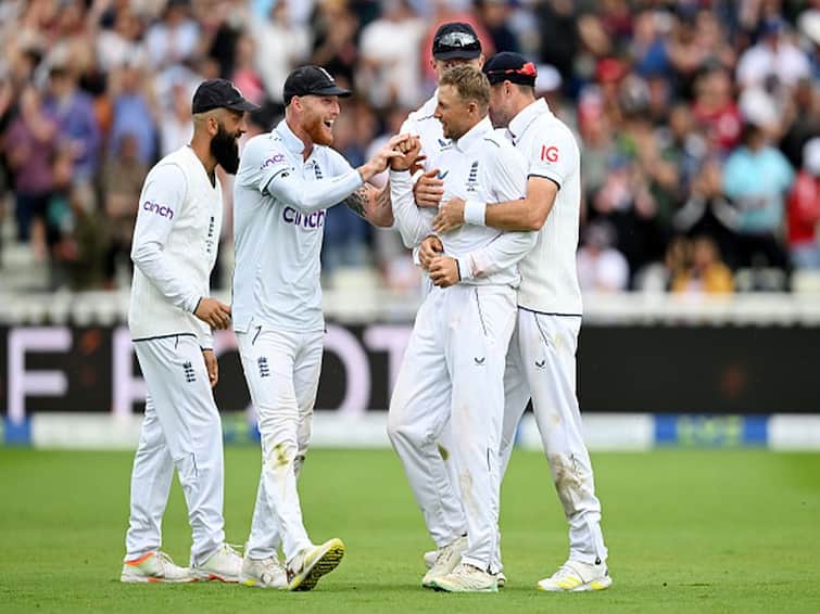 ashes 2023 england announced playing 11 for 4th test Emirates Old Trafford Manchester James Anderson replaces Ollie Robinson Ashes 2023: चौथे टेस्ट के लिए इंग्लैंड ने किया प्लेइंग इलेवन का एलान, 688 विकेट ले चुके गेंदबाज की हुई वापसी