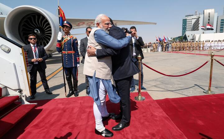 PM Modi Egypt Visit: પ્રધાનમંત્રી મોદી શનિવારે બે દિવસના પ્રવાસે ઈજિપ્ત પહોંચી ગયા છે. મોદી ચાર દિવસીય અમેરિકાપ્રવાસથી સીધા ઇજિપ્તની રાજધાની કૈરો પહોંચ્યા હતા.
