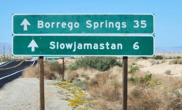 কিন্তু আচমকা নিজের পৃথক দেশ গড়ার প্রয়োজন কেন পড়ল? Randy জানিয়েছেন রাষ্ট্রপুঞ্জে নাম নথিভুক্ত রয়েছে, এমন একটি দেশেই মাত্র পা রাখা বাকি রয়েছে তাঁর। তাই নিজের আলাদা দেশ গড়তে চেয়েছিলেন। সেই মতো ক্যালিফোর্নিয়া মরুর উপর ১১.০৭ একর অনুর্বর জমি কিনে ফেলেন। সেখানেই গড়ে তোলেন আস্ত দেশ।