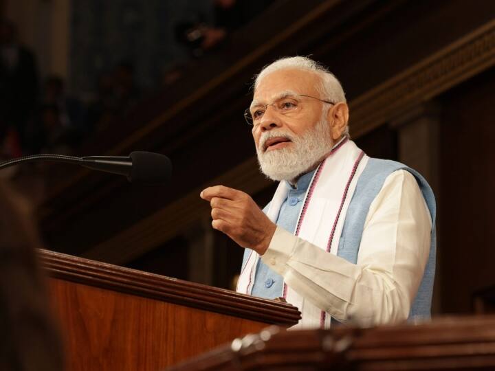 PM Narendra Modi US Visit speech at ronald regan center to indian diaspora top points PM Modi Speech: रीगन सेंटर में भारतवंशियों को देखकर पीएम मोदी बोले- ये मिनी इंडिया... H1-B वीजा पर दिया बड़ा अपडेट