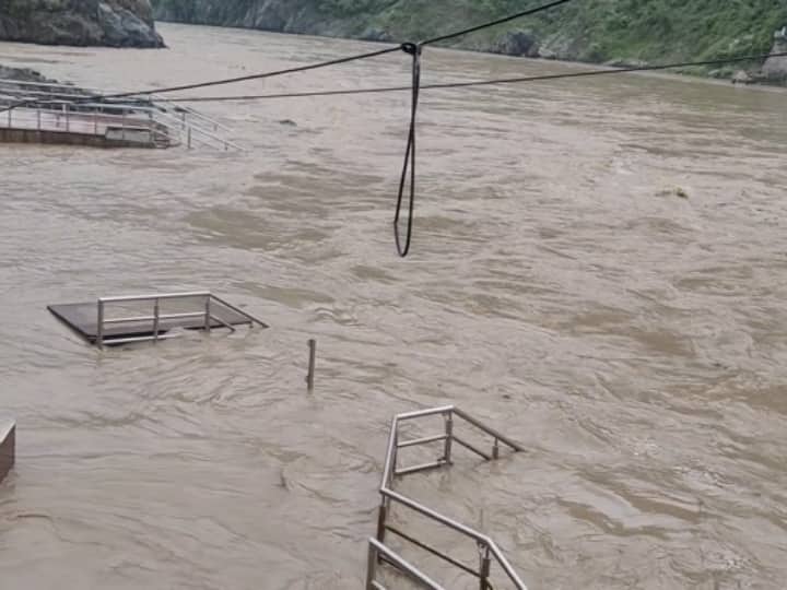 Rudraprayag Weather: मॉनसून से पहले केदारनाथ यात्रा पर मौसम की मार, नदियों का जलस्तर बढ़ने से घाट हुए जलमग्न Rudraprayag Kedarnath Yatra affected due to bad Weather water level of Alaknanda and Mandakini increased ANN Rudraprayag Weather: मॉनसून से पहले केदारनाथ यात्रा पर मौसम की मार, नदियों का जलस्तर बढ़ने से घाट हुए जलमग्न