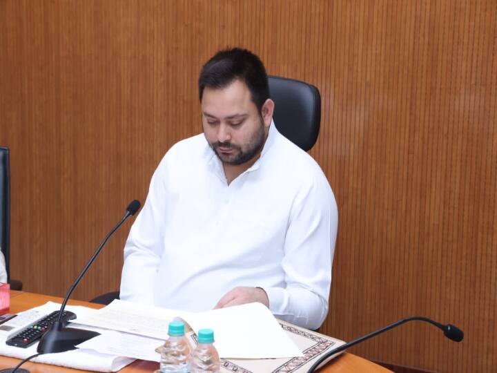 Tejashwi Yadav statement on collapse of bridge under construction between Thakurganj and Bahadurganj in Kishanganj Bihar Bridge Collapse: ठाकुरगंज से बहादुरगंज के बीच निर्माणाधीन पुल धंसने पर तेजस्वी की आई प्रतिक्रिया, जानें क्या कहा