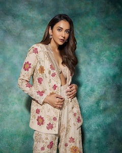 Rakul Preet Singh: దేశీ లుక్ లో రకుల్ మెరుపుల్