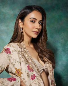 Rakul preet singh : 'அழகிய சூடான பூவே என் சொந்தமான தீவே..’ நடிகை ரகுல் ப்ரீத் சிங்கின் அசத்தல் புகைப்படங்கள்!