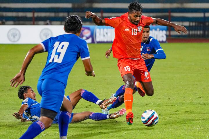 14 ஆவது தெற்காசிய கால்பந்து சாம்பியன்ஷிப் போட்டி பெங்களூருவில் உள்ள ஸ்ரீ கண்டிராவா மைதானத்தில் நடந்து வருகிறது.