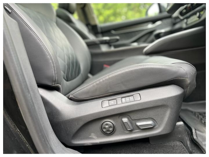 This looks more premium over the beige coloured upholstery on the standard Gloster. Compared to other SUVs at this price point, the Gloster comes equipped with more features like dual powered seats while the drivers seat has ventilation plus even massage! (Image: Somnath Chatterjee)