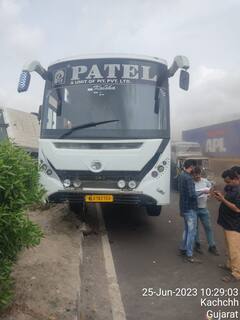 Accident: ભચાઉના કટારીયા પાસે 4 વાહનો વચ્ચે સર્જાયો અકસ્માત, જુઓ તસવીરો