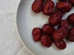 Dates Benefits : பேரிச்சம்பழத்தில் இவ்வளவு சத்துகள் இருக்கா? தினமும் ஒன்னு சாப்பிட்டா இவ்ளோ நன்மைகளா?