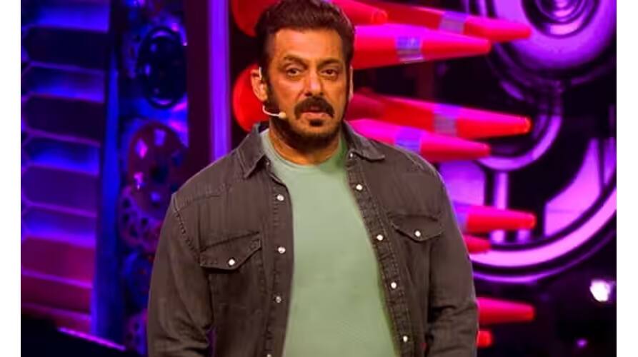 Salman khan gave a class to Akanksha puri Abhishek in Weekend Ka Vaar crowned Pooja Bhatt as fake queen BB OTT 2 Weekend Ka Vaar: ਸਲਮਾਨ ਨੇ 'ਵੀਕੈਂਡ ਕਾ ਵਾਰ' 'ਚ ਅਕਾਂਕਸ਼ਾ-ਅਭਿਸ਼ੇਕ ਦੀ ਲਗਾਈ ਕਲਾਸ, ਪੂਜਾ ਭੱਟ ਨੂੰ ਪਹਿਨਾਇਆ ਨਕਲੀ ਰਾਣੀ ਦਾ ਤਾਜ 