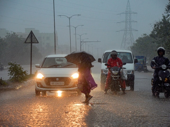 Delhi NCR cools down due to drizzling rain, relief from heat and waterlogged conditions, IMD’s orange alert