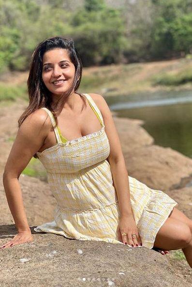 ਅਦਾਕਾਰਾ ਮੋਨਾਲੀਸਾ ਘੁੰਮਣ-ਫਿਰਨ ਦੀ ਬਹੁਤ ਸ਼ੌਕੀਨ ਹੈ। ਜਦੋਂ ਵੀ ਉਹ ਆਪਣੀਆਂ ਤਸਵੀਰਾਂ ਇੰਸਟਾਗ੍ਰਾਮ 'ਤੇ ਪੋਸਟ ਕਰਦੀ ਹੈ ਤਾਂ ਮਿੰਟਾਂ 'ਚ ਹੀ ਵਾਇਰਲ ਹੋ ਜਾਂਦੀ ਹੈ।