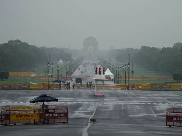 Weather Update: दिल्ली-मुंबई में 62 साल बाद एक साथ आया मानसून, जानें देशभर में बारिश का हाल