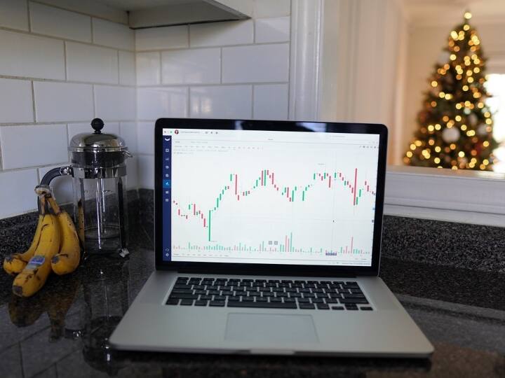 ब्राजील के ही हेनरिक डबग्रास की उम्र अभी करीब 26 साल है. इतनी कम उम्र में ही उनकी कमाई 1.5 बिलियन डॉलर है. हेनरिक के वेल्थ का सोर्स फिनटेक है.