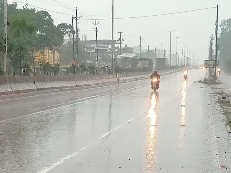 Chhattisgarh Weather Update Monsoon knocks in Chhattisgarh it is raining in many districts since morning  Ann Chhattisgarh Weather Update: छत्तीसगढ़ में मानसून की दस्तक, कई जिलों में सुबह से हो रही बारिश, मौसम विभाग ने जारी की चेतावनी