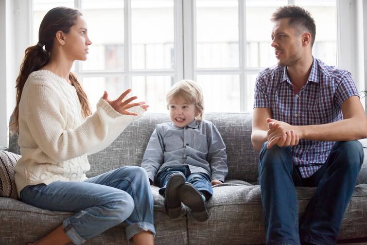 Parenting Tips: Be an ideal parent for children otherwise you can become a villain Parenting Tips: બાળકો માટે બનો આદર્શ માતા-પિતા, નહીંતર બની શકો છો વિલન