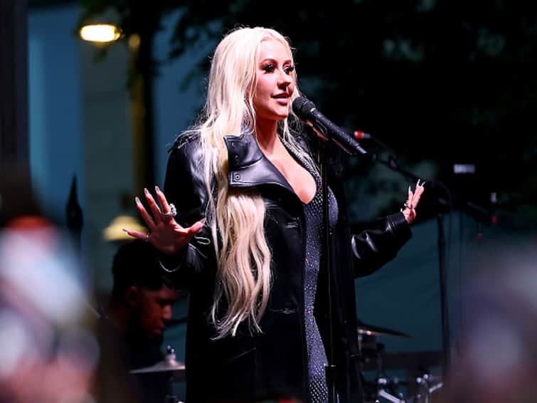 Pride Month 2023 Christina Aguilera Stuns In Plunging Bodysuit At Stonewall Day Concert Christina Aguilera Stuns In Plunging Bodysuit At Stonewall Day Concert 2023
