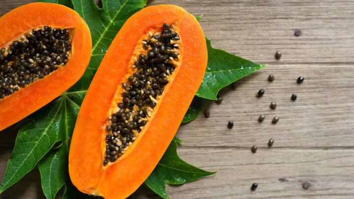 Papaya Health Risk: અન્ય ફળોની જેમ પપૈયું પણ સ્વાસ્થ્ય માટે ખૂબ જ ફાયદાકારક છે. તેમાં વિટામિન એ, વિટામિન સી અને વિટામિન ઇ સારી માત્રામાં છે.