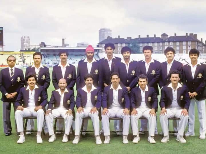 Kapil Dev Sunil Gavaskar and Other Members of 1983 World Cup-Winning Team Celebrate 40th Anniversary Here Watch Video Watch: 1983 वर्ल्ड कप विजेता टीम के खिलाड़ियों ने 35000 फ़ीट ऊंचाई पर मनाया जश्न, देखें वीडियो