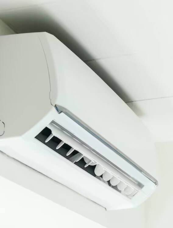 घर में लगा एसी एक घंटे में कितनी बिजली खाता है