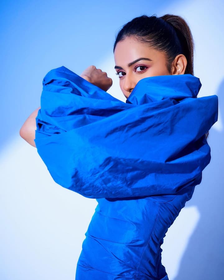 Sharing the pictures on Instagram, Rakul wrote, 