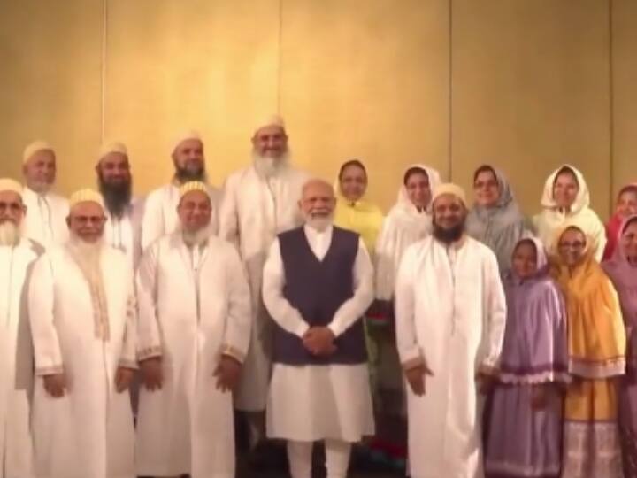 अल-हकीम मस्जिद के निर्माण कार्य की ज़िम्मेदारी दाऊदी बोहरा समुदाय के 52वें धर्मगुरु सैयदना मोहम्मद बुरहानुद्दीन ने ली थी.