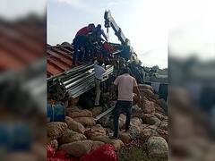 Jalna Accident: जालन्यात समृद्धी महामार्गावर कांदे घेऊन जाणाऱ्या ट्रकचा अपघात; जखमी चालक दोन तास ट्रकमध्येच अडकून, अन्...