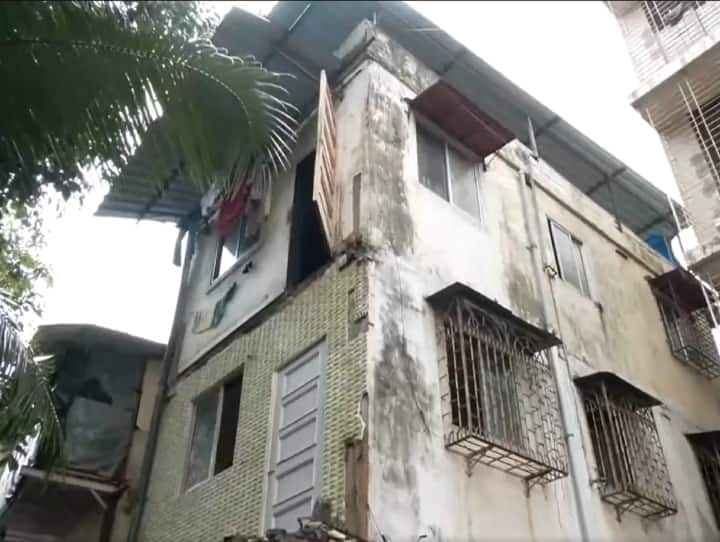 Two people died after building collapse in Vile Parle Mumbai after heavy rain Mumbai Building Collapse: मुंबई में भारी बारिश से तबाही, विले पार्ले इलाके में तीन मंजिला इमारत गिरी, दो लोगों की मौत