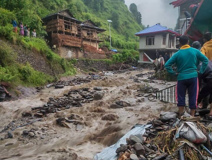 Torrential rain from plains to mountains, cloud burst in Himachal, landslide in Uttarakhand