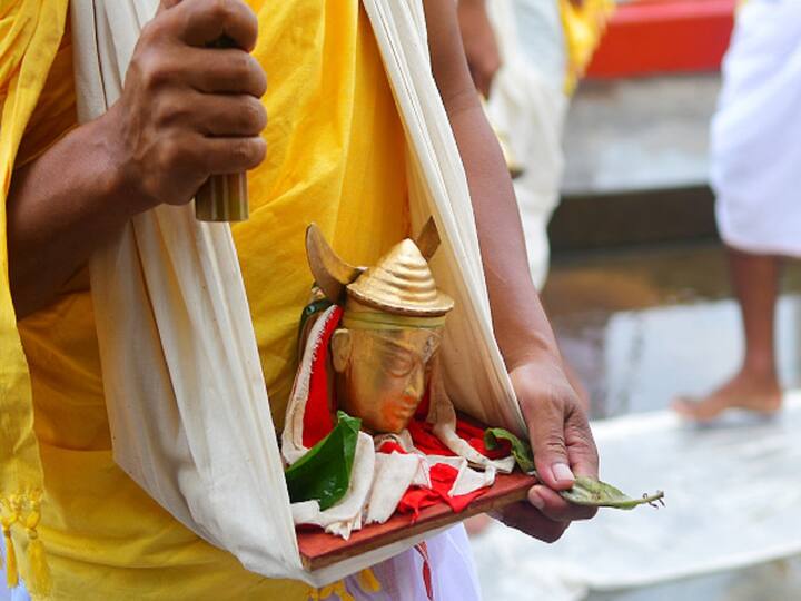 Cultural performances by folk dancers and musicians depict the diverse folk traditions of Tripura. (Image Source: Getty)