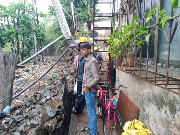 ही भिंत 35 ते  40 फूट उंच होती.