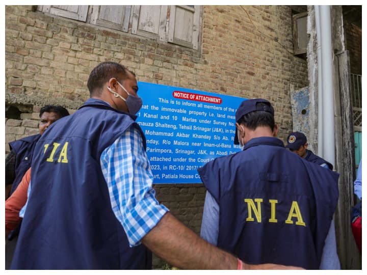 NIA Police Conducts Raids In Mumbai And Pune 4 Alleged ISIS Sympathisers Detained NIA Conducts Raids In Mumbai And Pune, 4 Alleged ISIS Sympathisers Detained