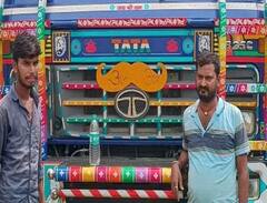 वन विभाग ने की बड़ी कार्यवाही, अवैध लकड़ी समेत 85 लाख का माल जब्त