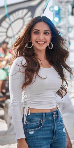 Kiara Advani: ਕਿਆਰਾ ਅਡਵਾਨੀ ਹੈ ਪ੍ਰੈਗਨੈਂਟ? ਅਦਾਕਾਰਾ ਦੀਆਂ ਨਵੀਆਂ ਤਸਵੀਰਾਂ ਦੇਖ ਫੈਨਜ਼ ਲਗਾ ਰਹੇ ਕਿਆਸ