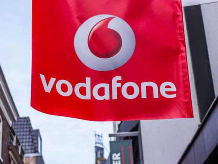 Vodafone-Idea फंडिंग मिलते ही शुरू करेगी 5G सर्विस, पढ़िए लेटेस्ट अपडेट As soon as VI get funds company will rollout 5G service says chairman Ravinder Takkar Vodafone-Idea फंडिंग मिलते ही शुरू करेगी 5G सर्विस, पढ़िए लेटेस्ट अपडेट