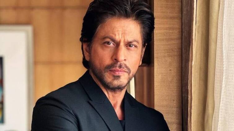 One has to eat a lot of painkillers brother Why did Shah Rukh Khan gave such an answer to the fans Read the news 'ਬਹੁਤ Painkillers ਖਾਣੇ ਪੈਂਦੇ ਹਨ ਭਾਈ... ਸ਼ਾਹਰੁਖ ਖਾਨ ਨੇ ਫੈਨਜ਼ ਨੂੰ ਕਿਉਂ ਦਿੱਤਾ ਅਜਿਹਾ ਜਵਾਬ ? ਪੜ੍ਹੋ ਖਬਰ