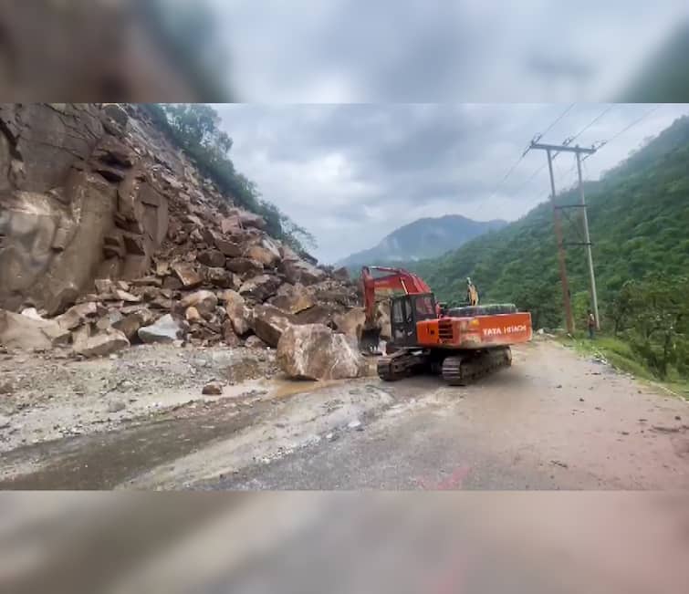 Himachal Pradesh: Landslide-Hit Mandi-Kullu Highway Reopened After 20 Hours. Video Himachal Pradesh: Relief For Tourists As Landslide-Hit Mandi-Kullu Highway Reopens After 20 Hours. Top Points