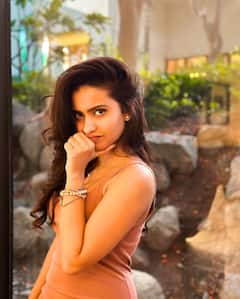 Deepika Pilli: క్యూట్ స్మైల్ తో మెస్మరైజ్ చేస్తున్న దీపిక పిల్లి