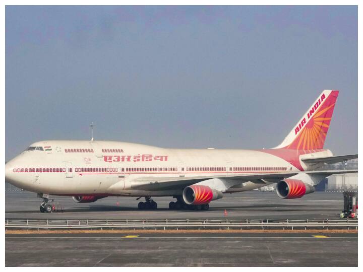 Delhi Air india flight lands in Jaipur due to bad weather pilot refuses to fly again Passengers wait for five hour खराब मौसम के चलते कई फ्लाइट्स की डायवर्ट, जयपुर में लैंड कराई गई लंदन-दिल्ली की फ्लाइट