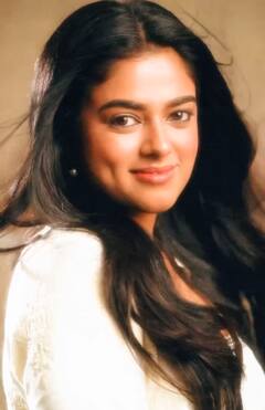 Siddhi idnani : ‘தேவதை இந்த சாலை ஓரம் வருவது என்ன மாயம் மாயம்..’ நடிகை சித்தி இத்னானியின் அழகிய புகைப்படங்கள்!