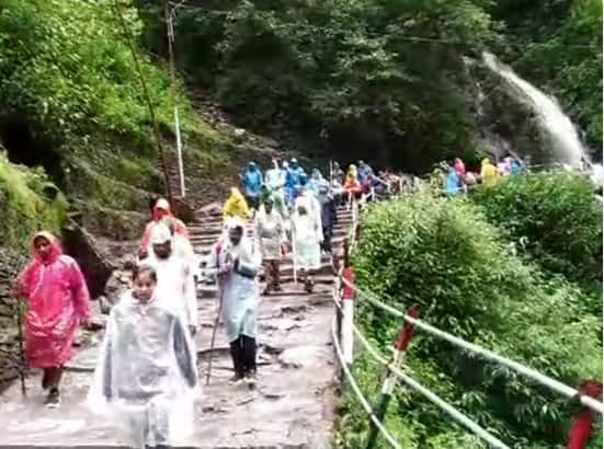 kedarnath-yatra-2023-resumes-as-weather-improves-water-level-of-alaknanda-and-mandakini-rising-due-to-rain Kedarnath Yatra 2023: ਕੇਦਾਰਘਾਟੀ 'ਚ ਮੌਸਮ ਸਾਫ ਹੁੰਦਿਆਂ ਹੀ 15 ਹਜ਼ਾਰ ਸ਼ਰਧਾਲੂ ਧਾਮ ਲਈ ਰਵਾਨਾ, ਡੇਂਜਰ ਜੋਨ 'ਚ ਜਵਾਨ ਤਾਇਨਾਤ